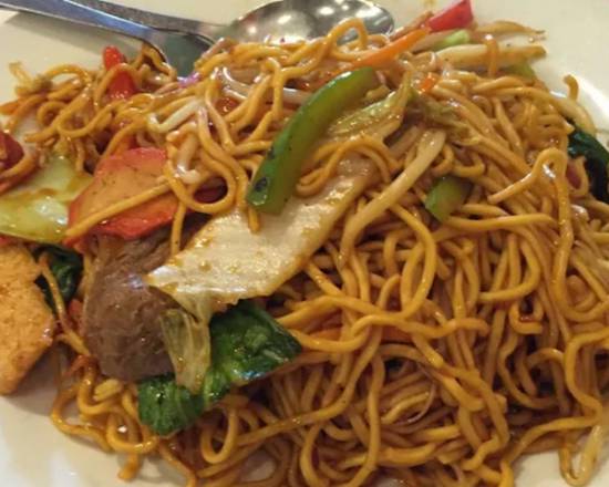 Stir Fried Combination Noodle  什錦炒麵